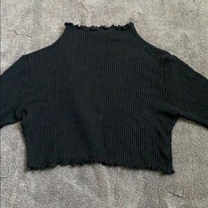 Crop black v neck